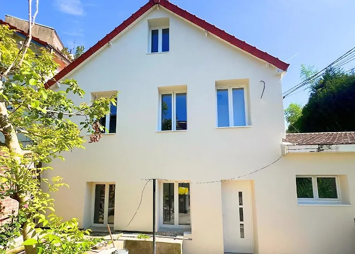 New 2 Bedroom House 15Mins From Paris By Train